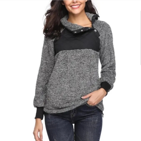 Black Fleece Pullover - Picture 1 of 1